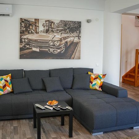 Penthouse With Huge Rooftop & Amazing City View Букурещ Екстериор снимка