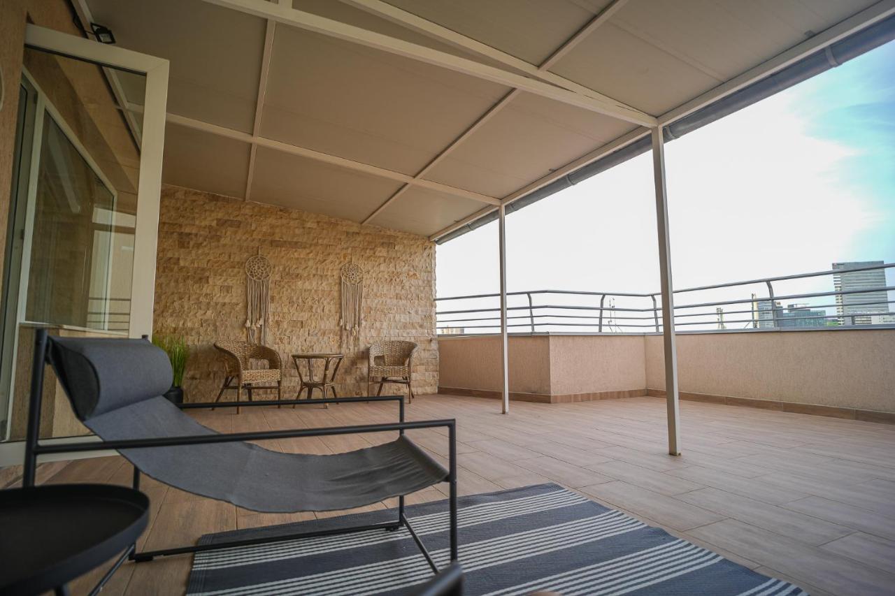 Penthouse With Huge Rooftop & Amazing City View Букурещ Екстериор снимка