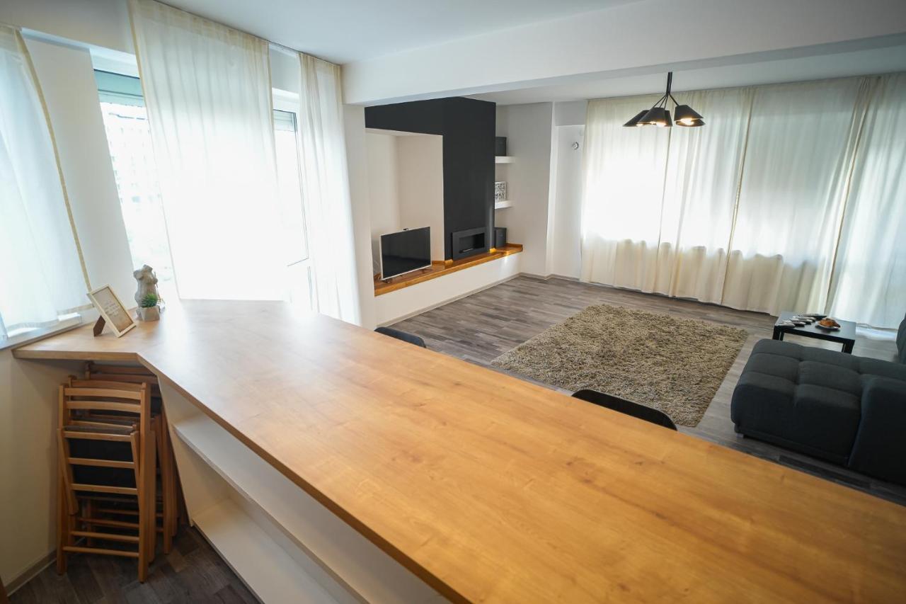 Penthouse With Huge Rooftop & Amazing City View Букурещ Екстериор снимка