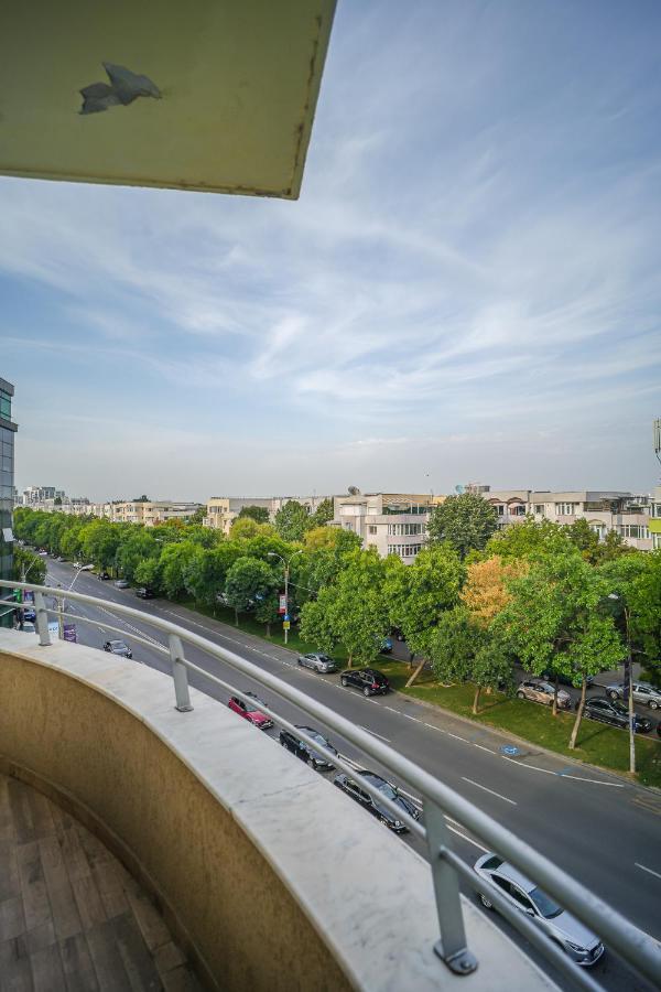 Penthouse With Huge Rooftop & Amazing City View Букурещ Екстериор снимка