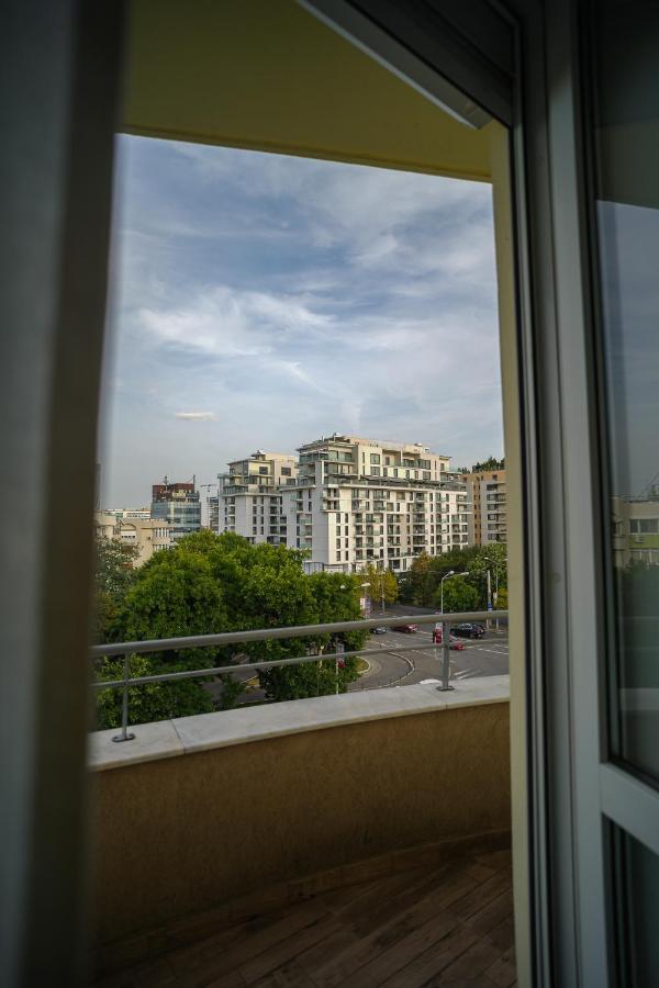 Penthouse With Huge Rooftop & Amazing City View Букурещ Екстериор снимка